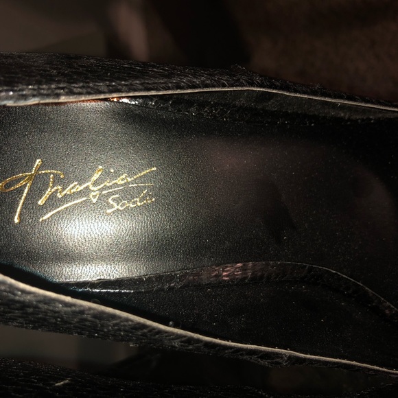 Thalia Sodi Black Skinny Heel Pumps - Picture 8 of 8